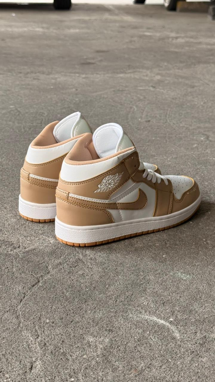 JORDAN RETRO 1 HIGH BLANCO PASTEL