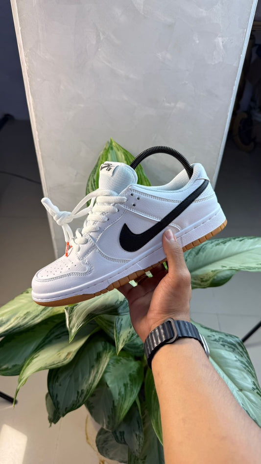 SB LEYENDA BLANCO NEGRO