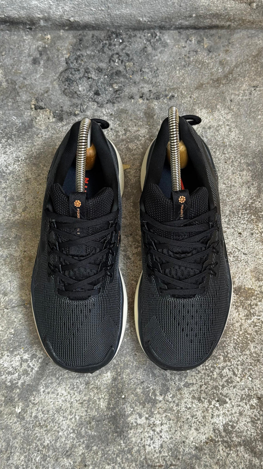 NIKE TRAIL NEGRO BLANCO NARANJA