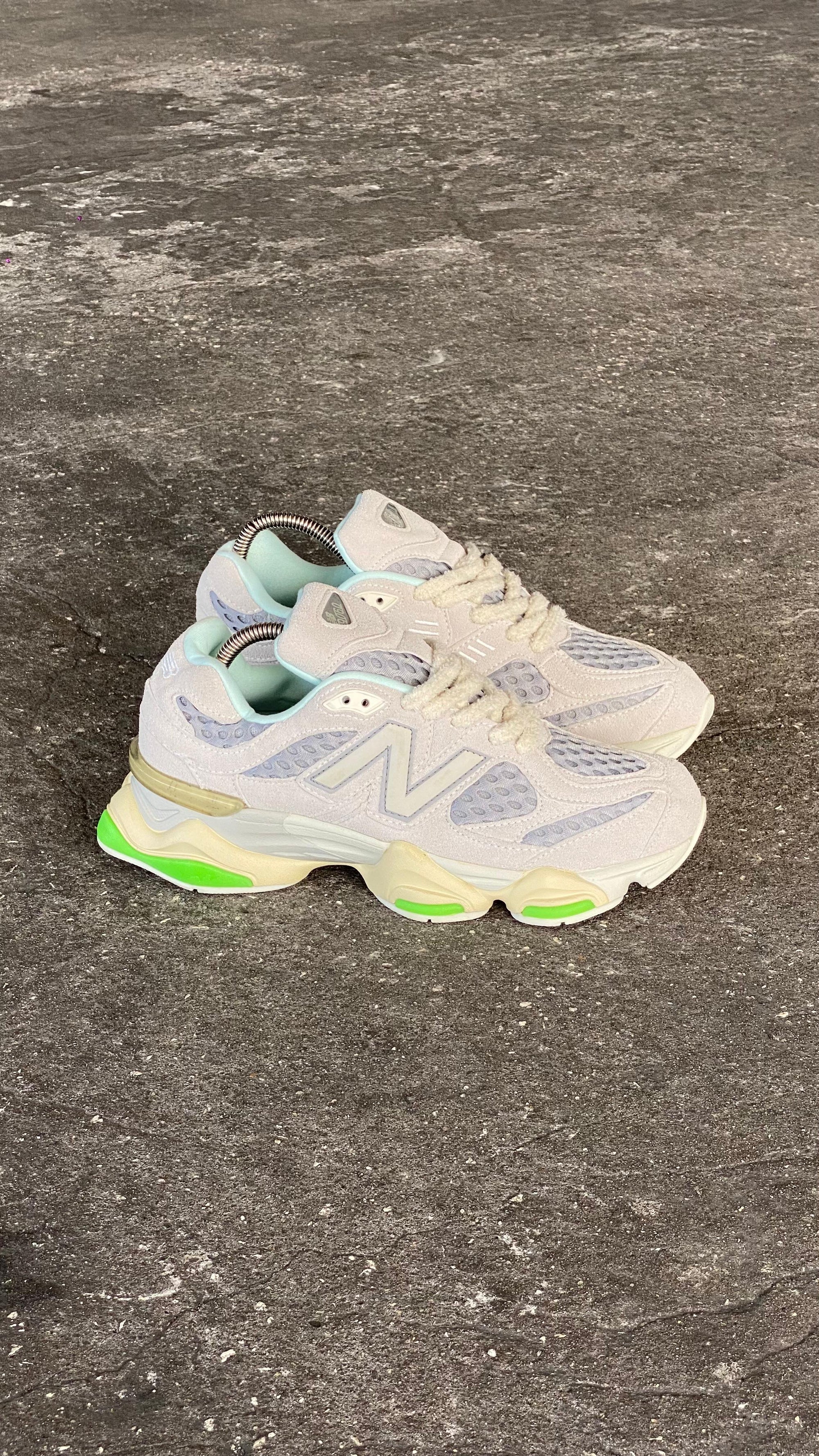 NEW BALANCE 9060 GRIS PRINT VERDE
