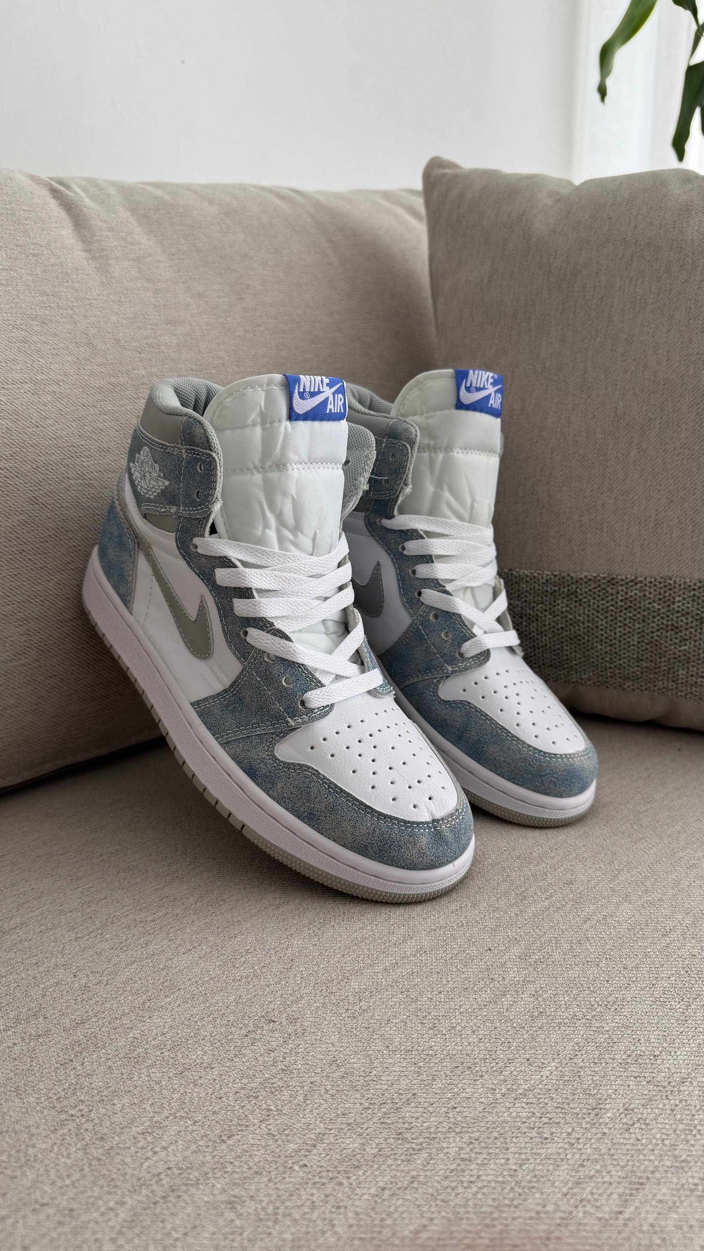 NIKE JORDAN RETRO CIELO BLANCO AZUL CIELO