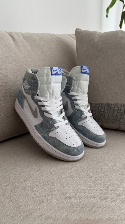 NIKE JORDAN RETRO CIELO BLANCO AZUL CIELO