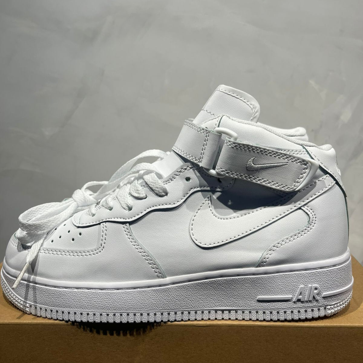 BOTAS AF1 MID '07 - BLANCA