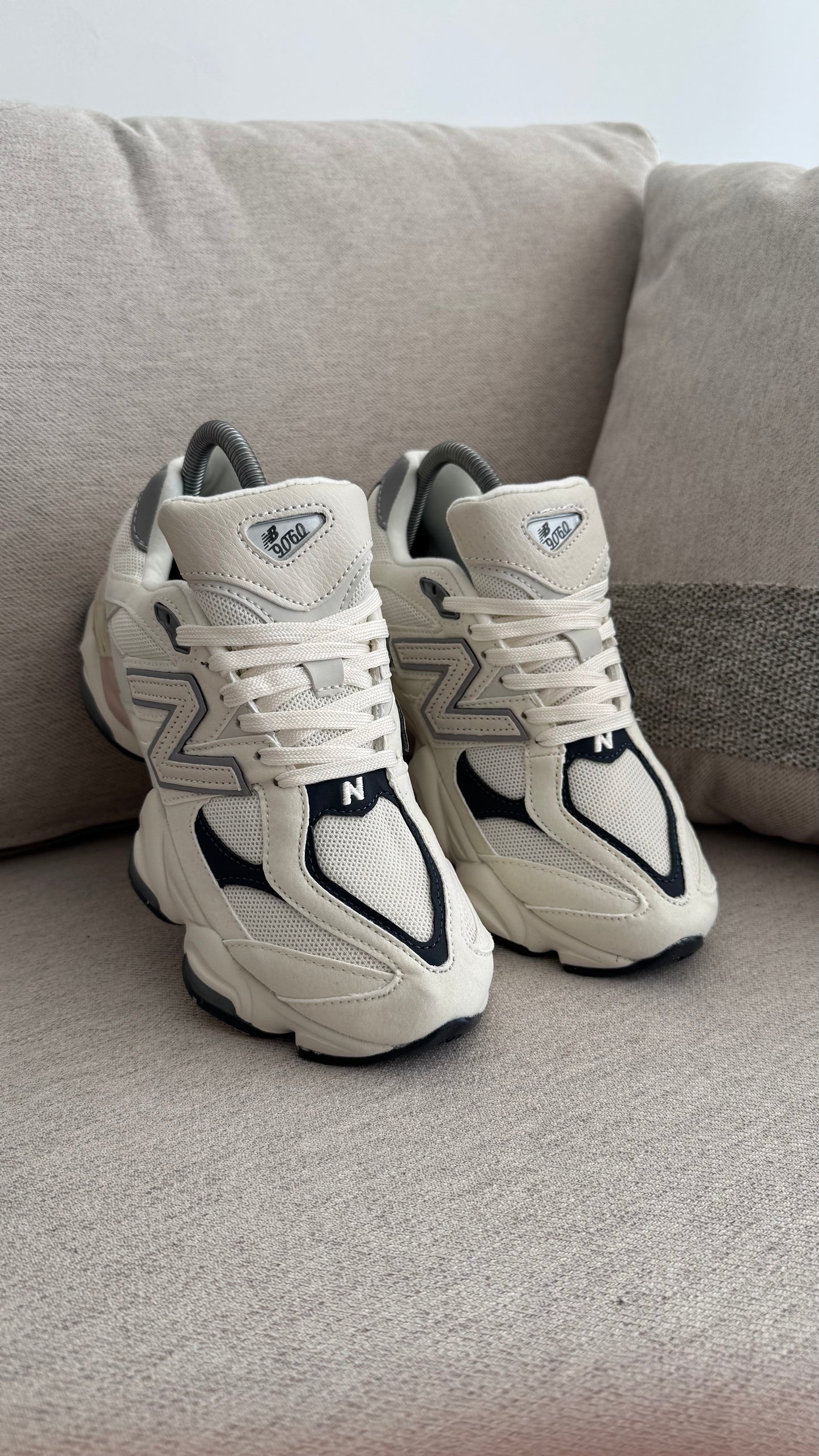 NEW BALANCE 9060 BLANCO ROSA