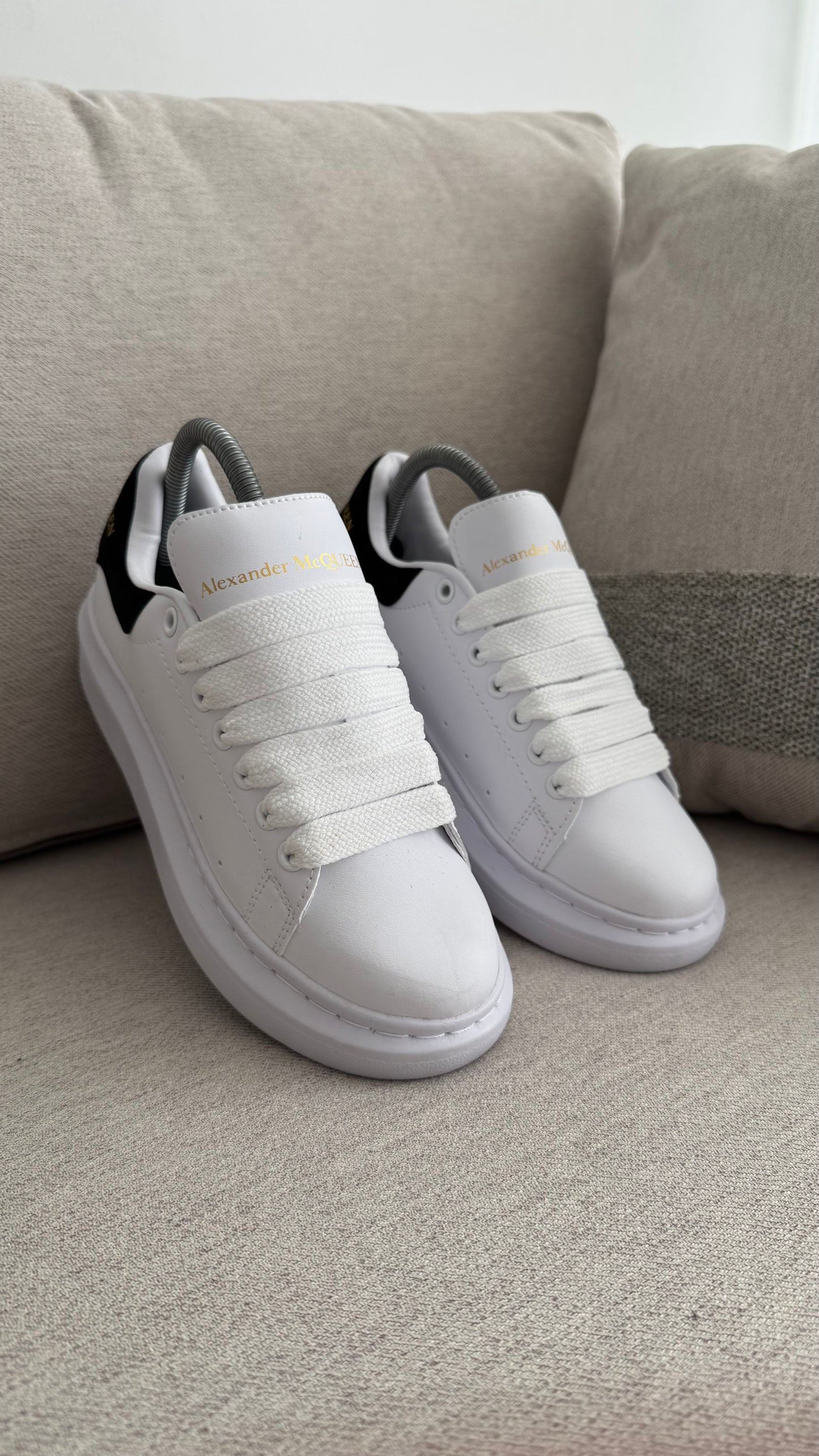 ALEXANDER MCQUEEN CLASICO BLANCO NEGRO