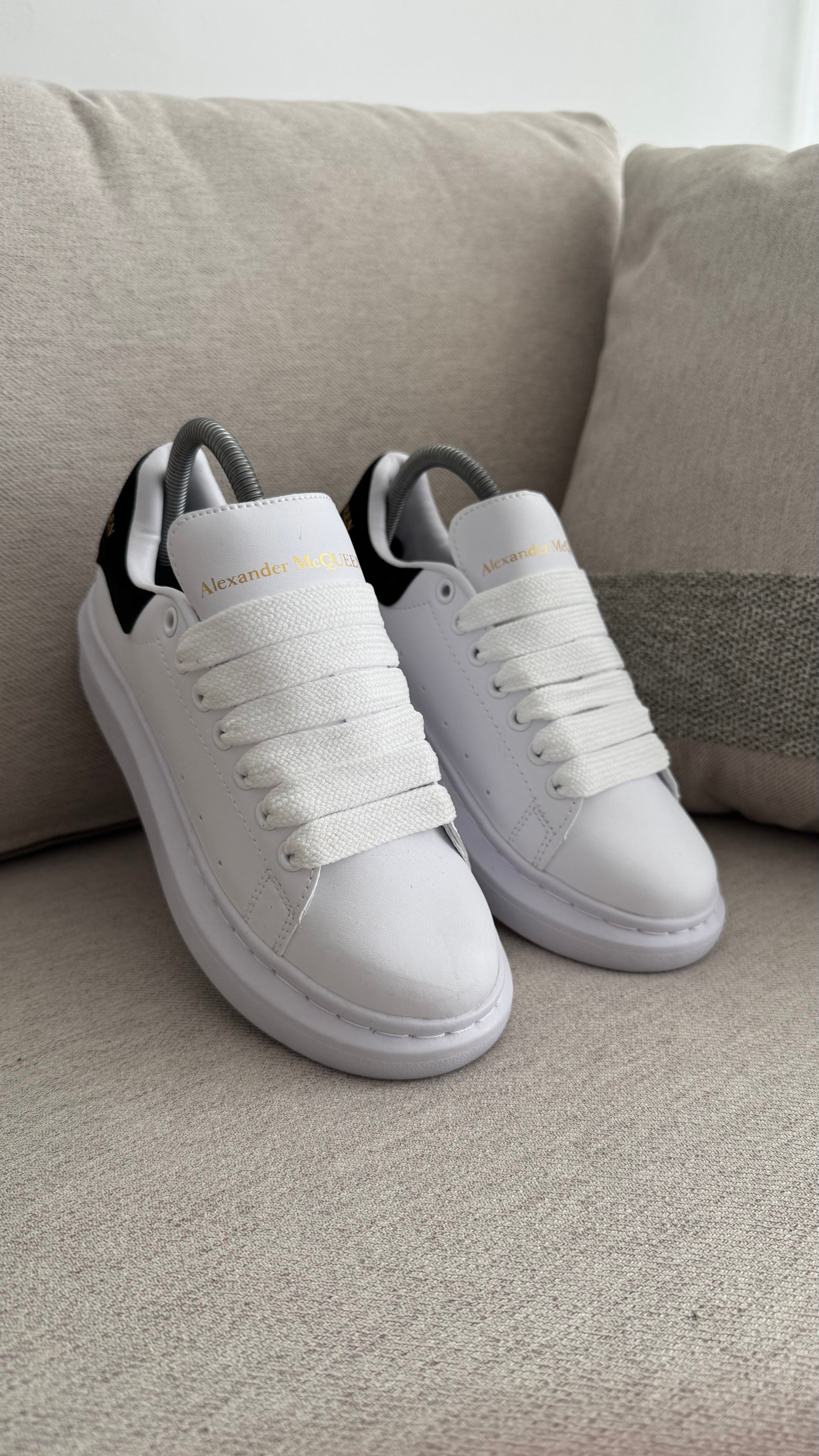 ALEXANDER MCQUEEN CLASICO BLANCO NEGRO
