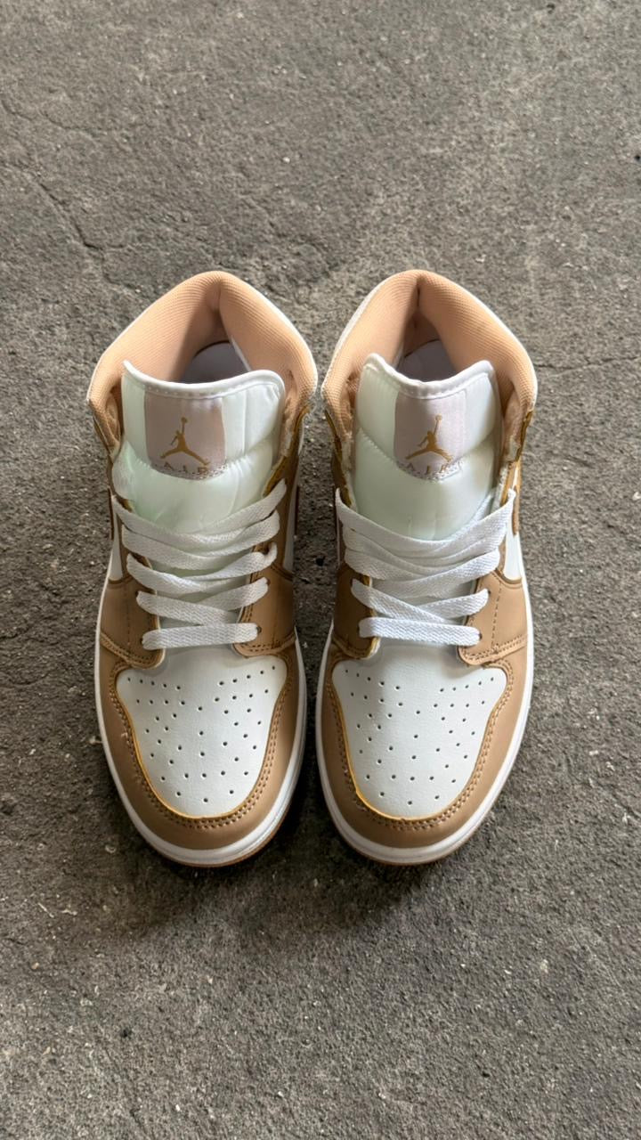 JORDAN RETRO 1 HIGH BLANCO PASTEL