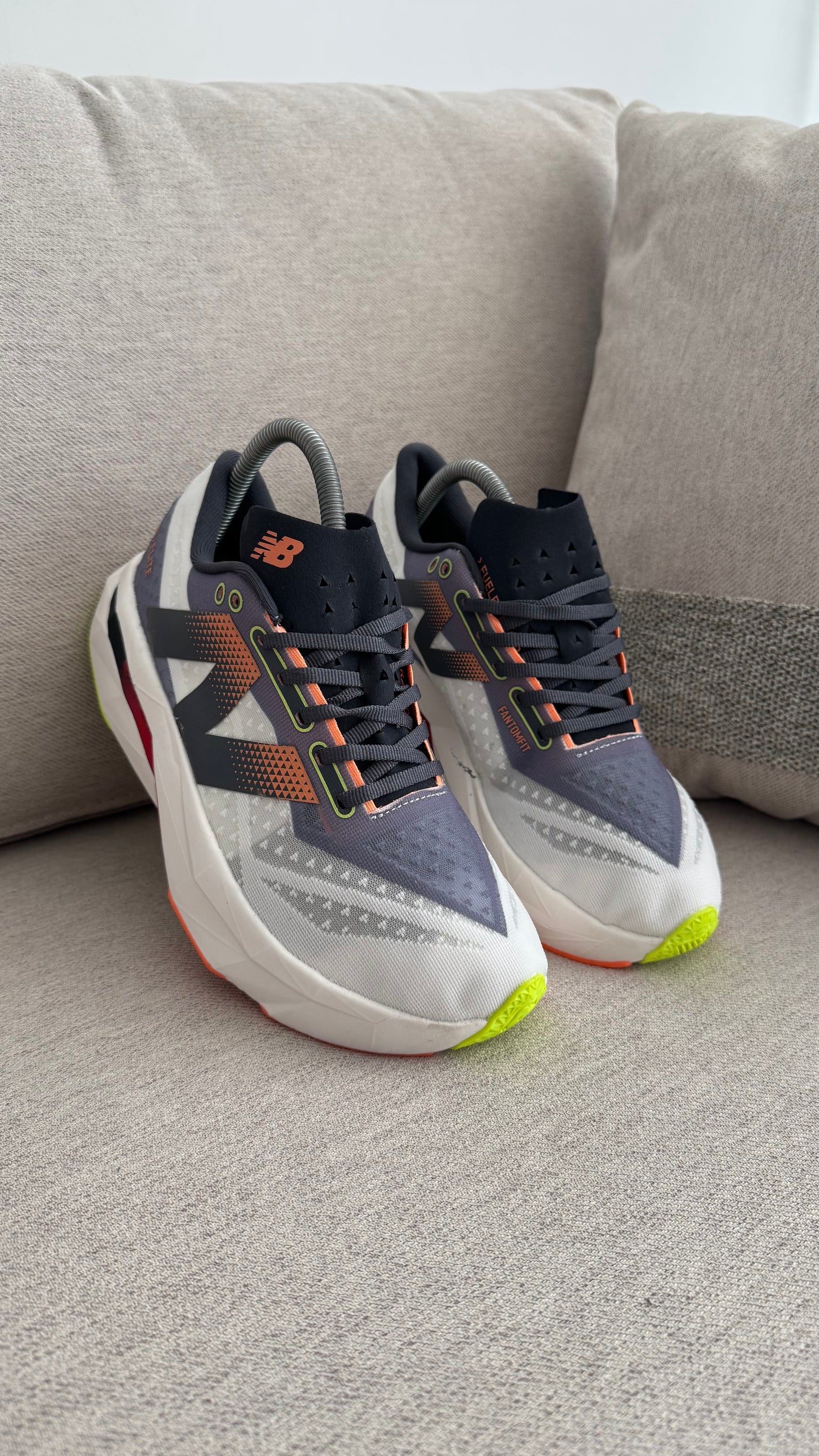 NEW BALANCE ELITE GRIS ROJO