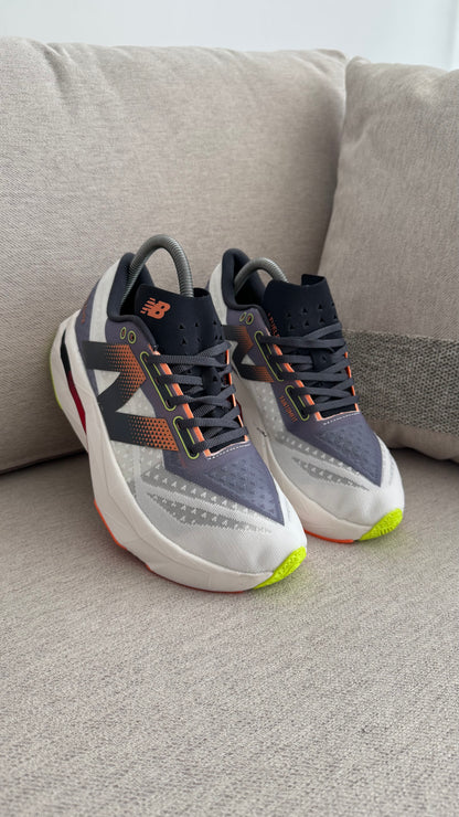 NEW BALANCE ELITE GRIS ROJO