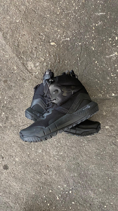 BOTA UNDER ARMOUR NEGRA