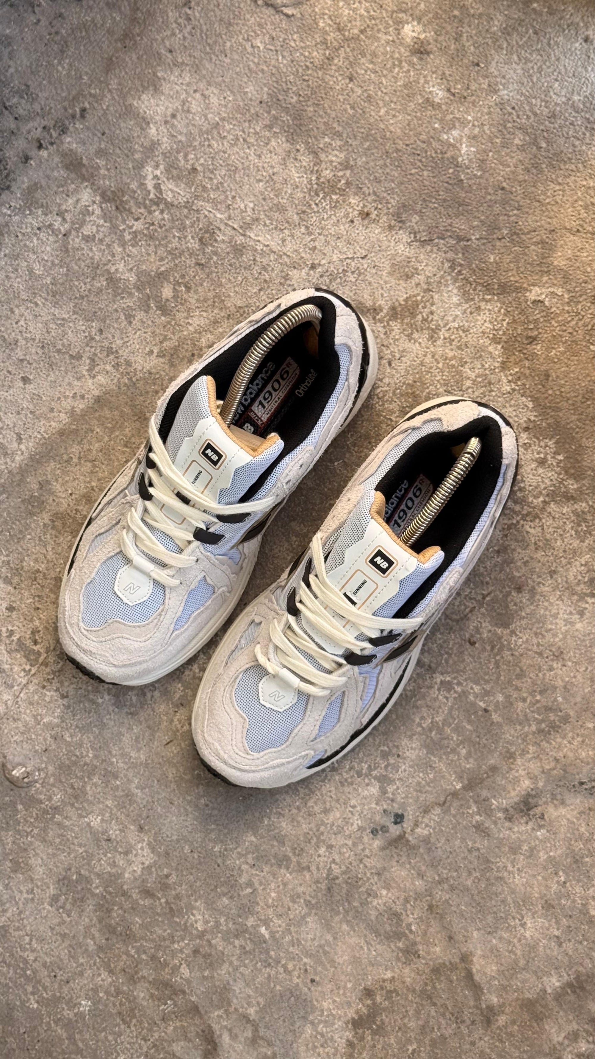 NEW BALANCE 1908 GRIS DORADO