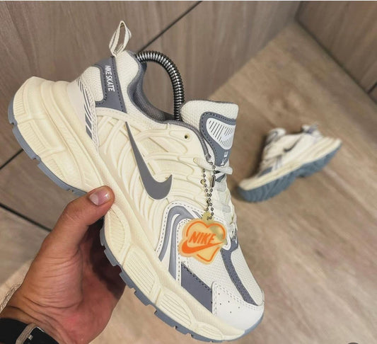 NIKE SKATE BEIGE