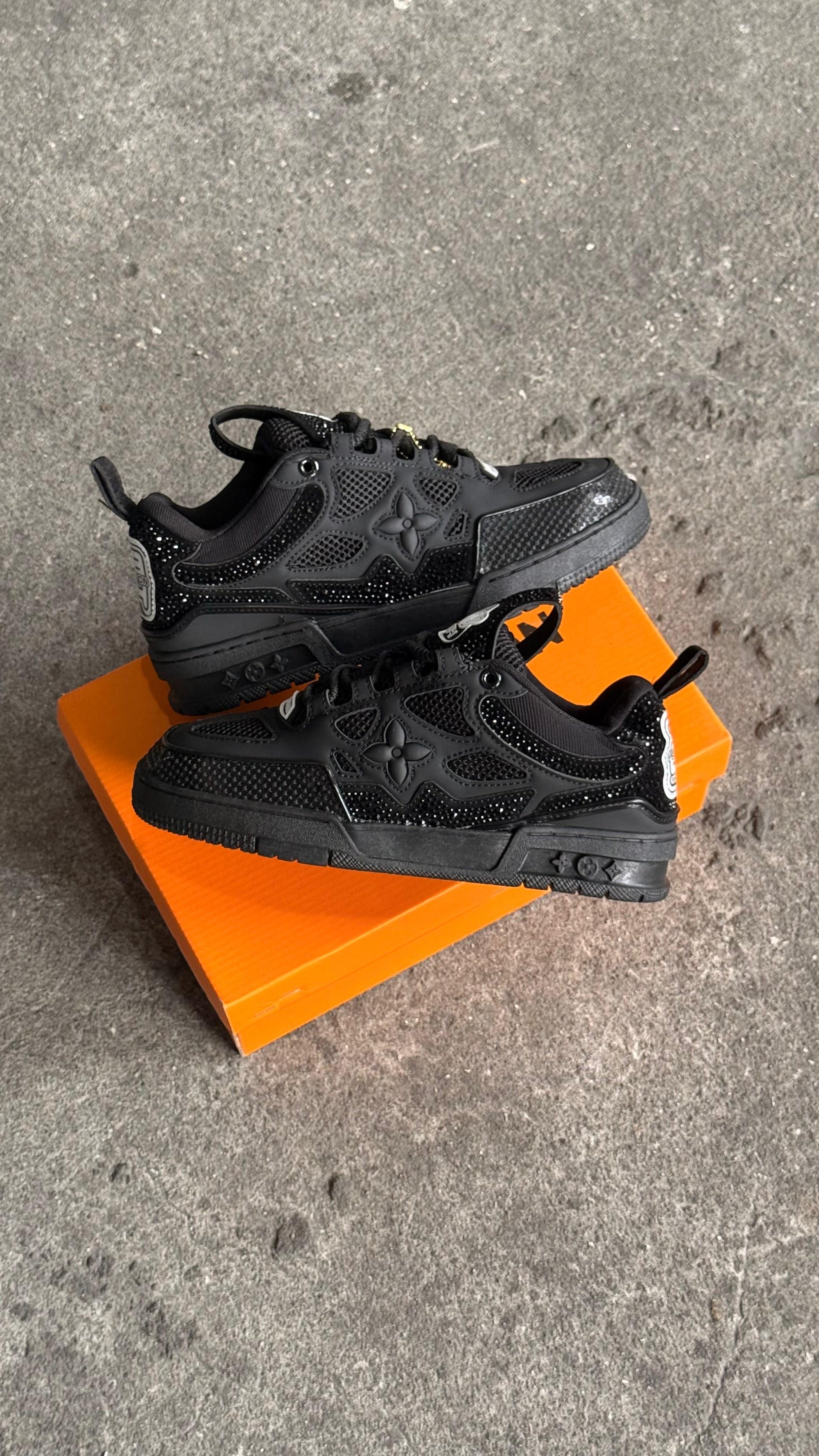 LOUIS VUITTON DIAMOND BLACK