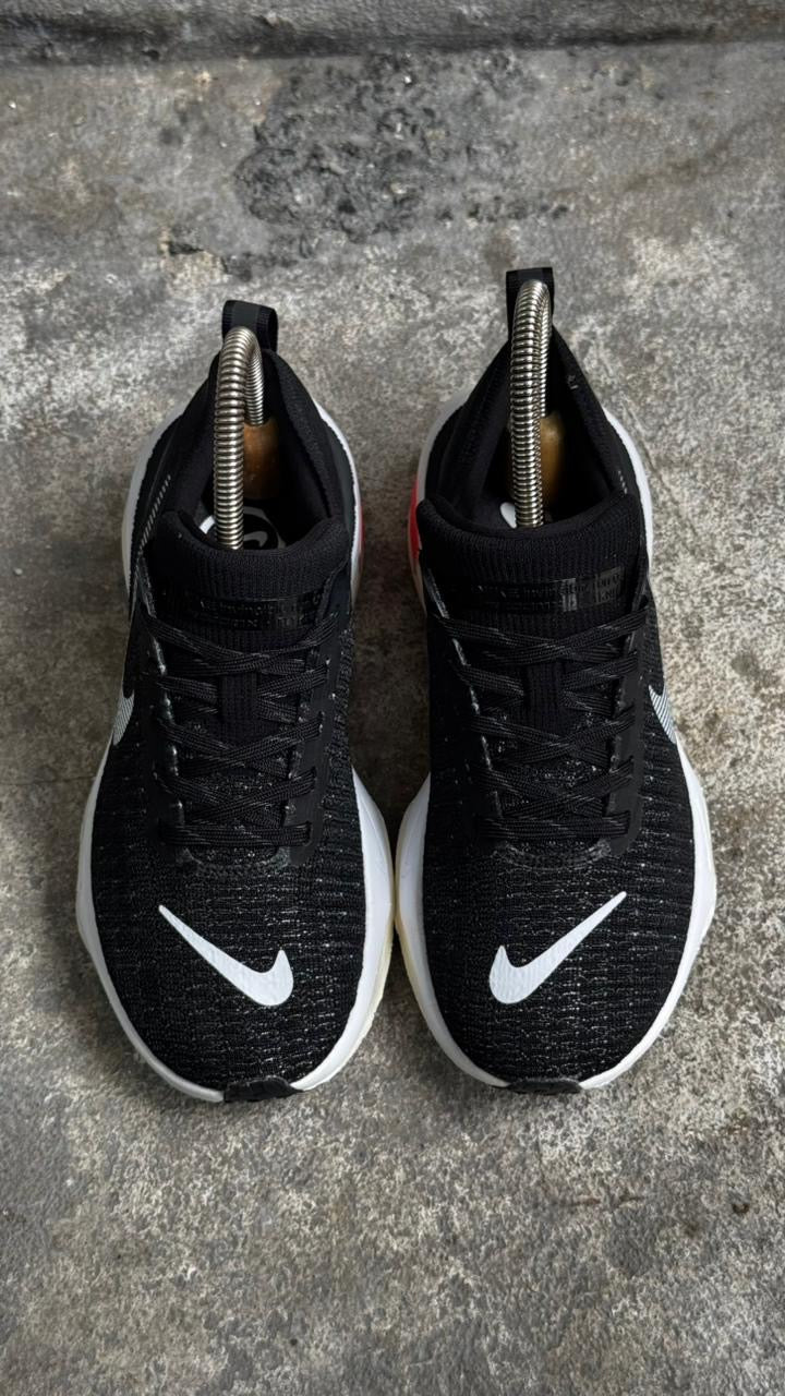 NIKE INVINCIBLE RUN 3 NEGRO BLANCO