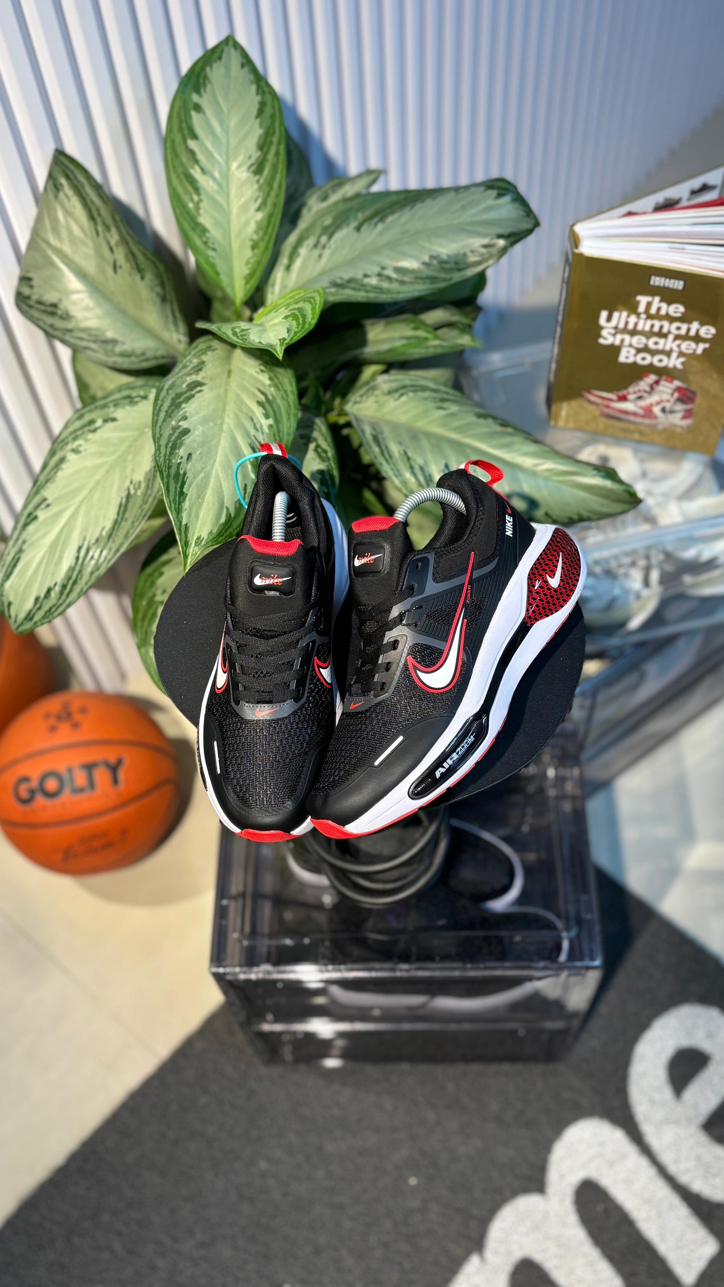NIKE TENIS NEGRO ROJO