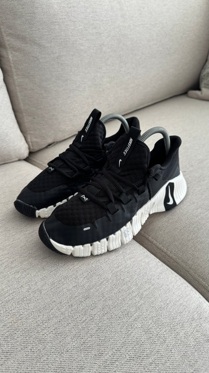 NIKE FREECOM NEGRO BLANCO