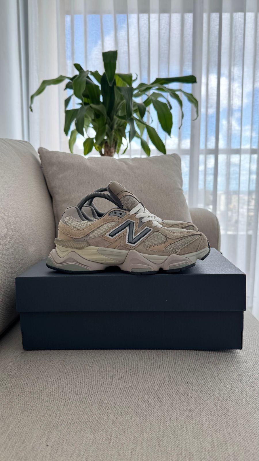 NEW 9060 BEIGE CAFE