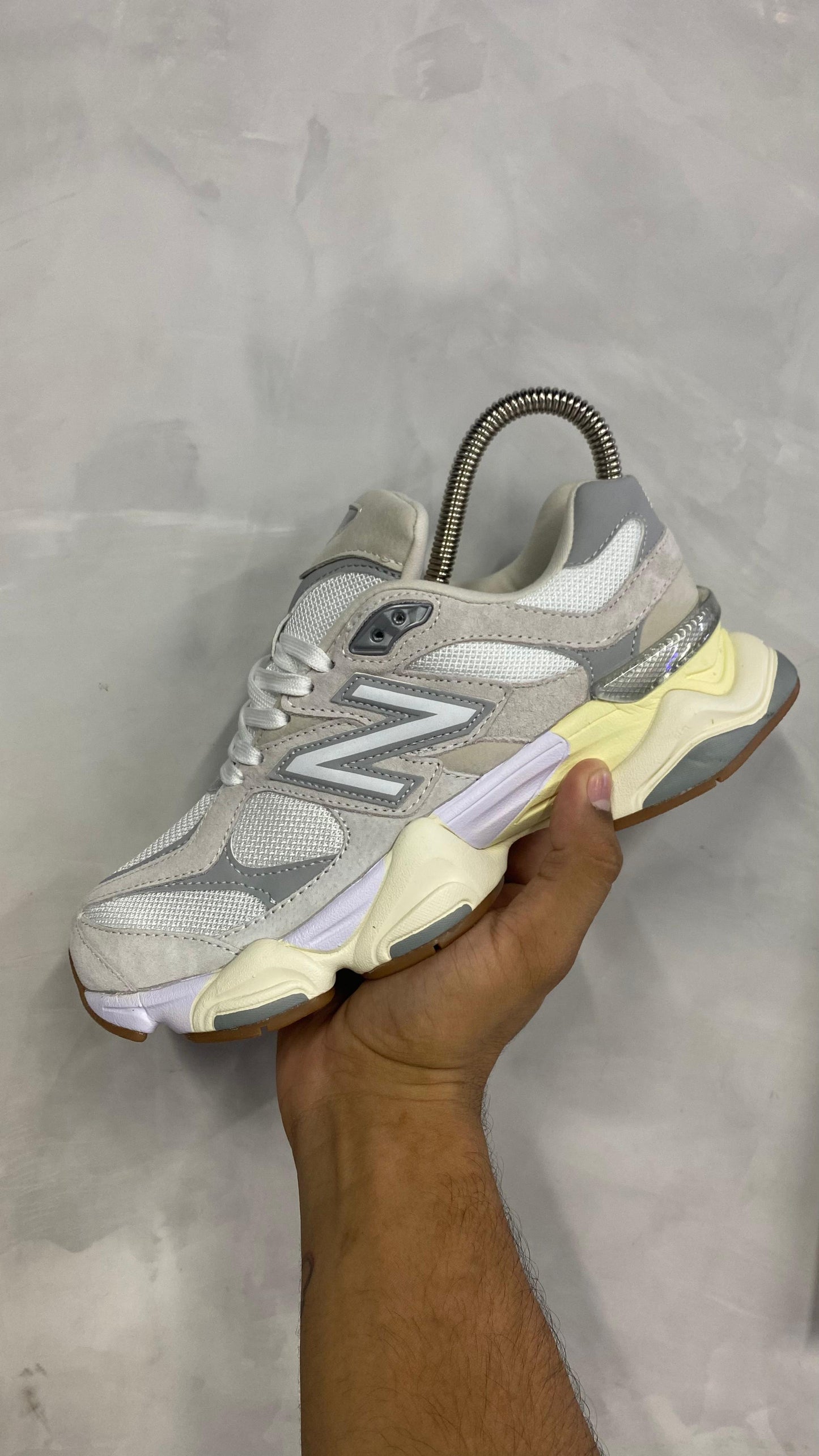 NEW BALANCE 9060 BEIGE CREMA
