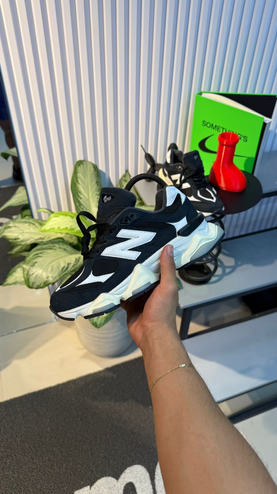 NEW BALANCE 9060 GRIS NEGRO