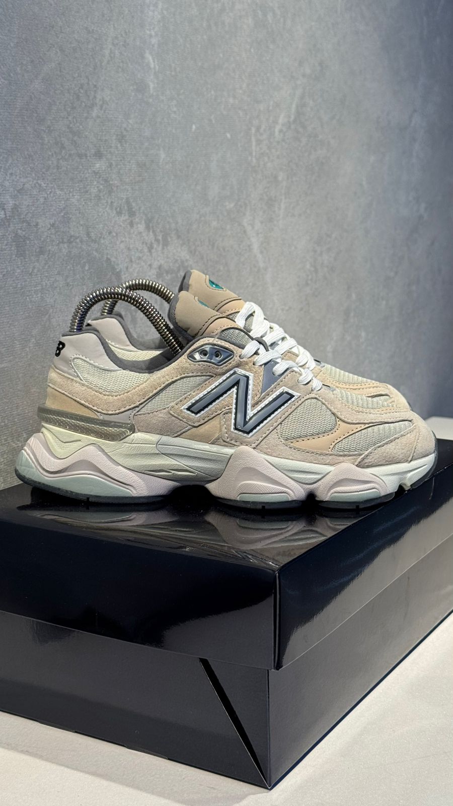 NEW 9060 BEIGE CAFE