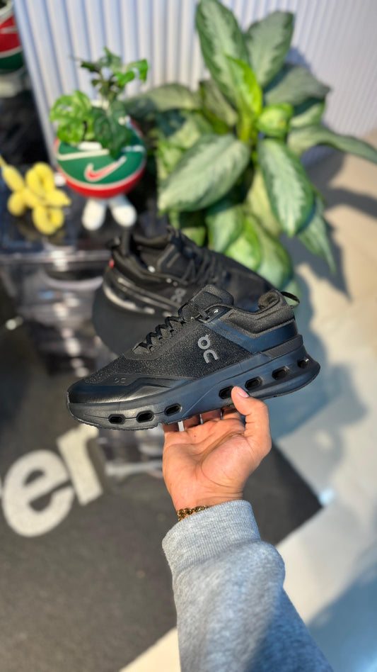 ON CLOUD NEGRO