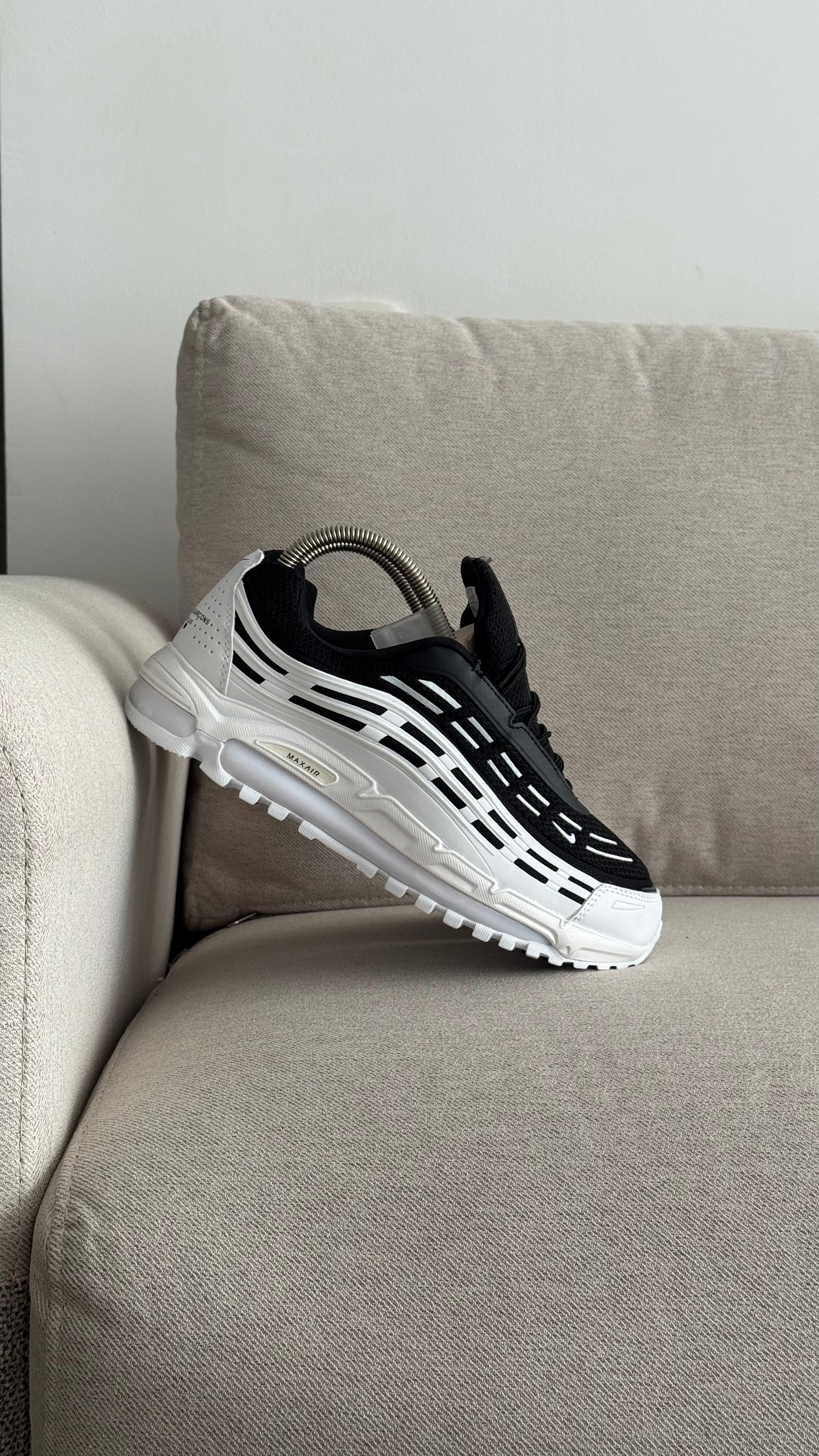 NIKE AIR MAX LT NEGRO BLANCO PROMO
