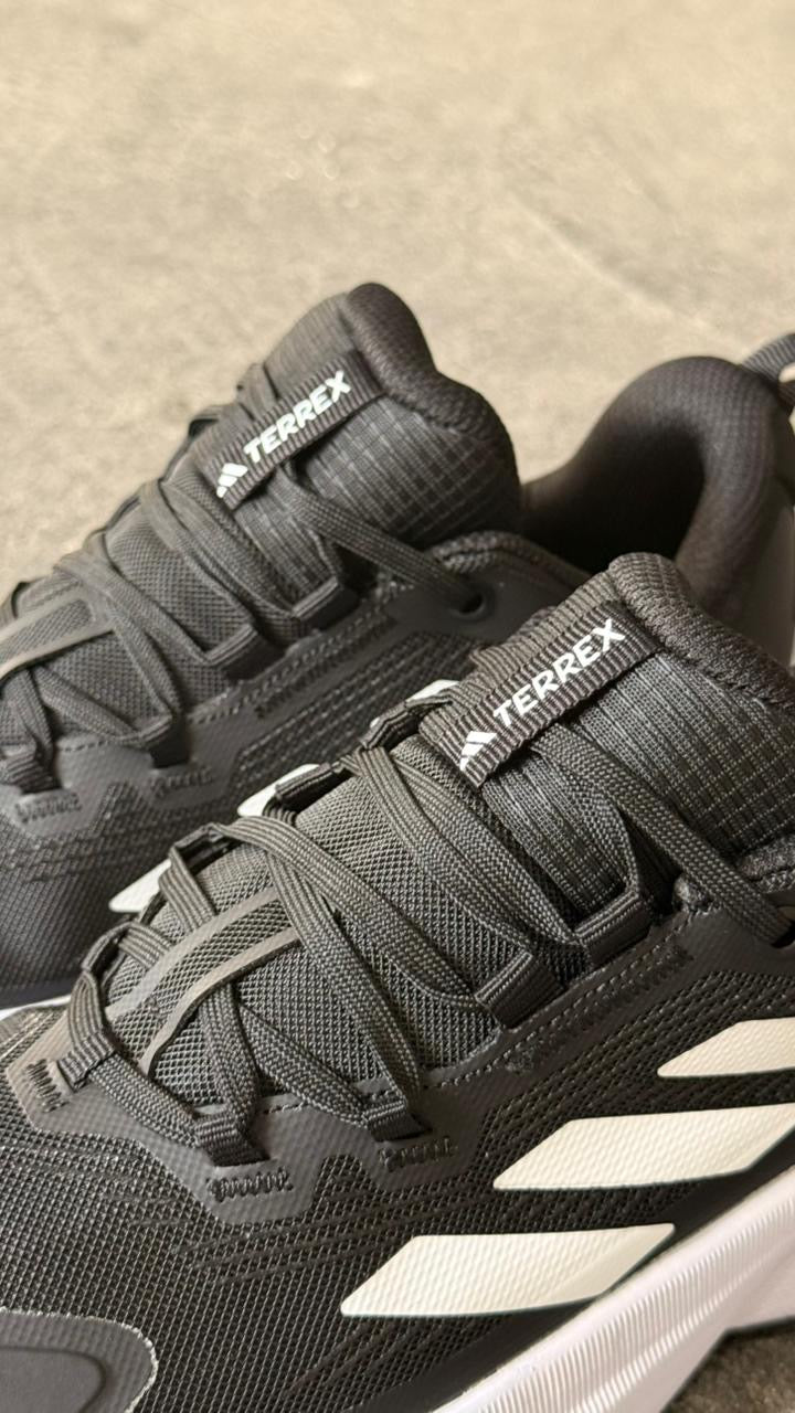 ADIDAS TERREX 2025 NEGRO BLANCO