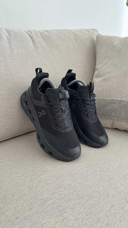 ON CLOUD NEGRO