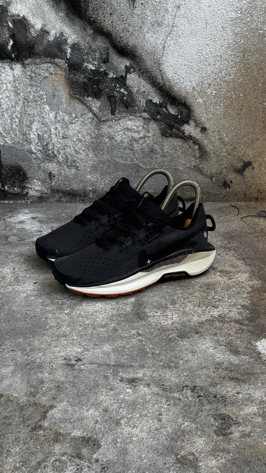 NIKE TRAIL NEGRO BLANCO NARANJA