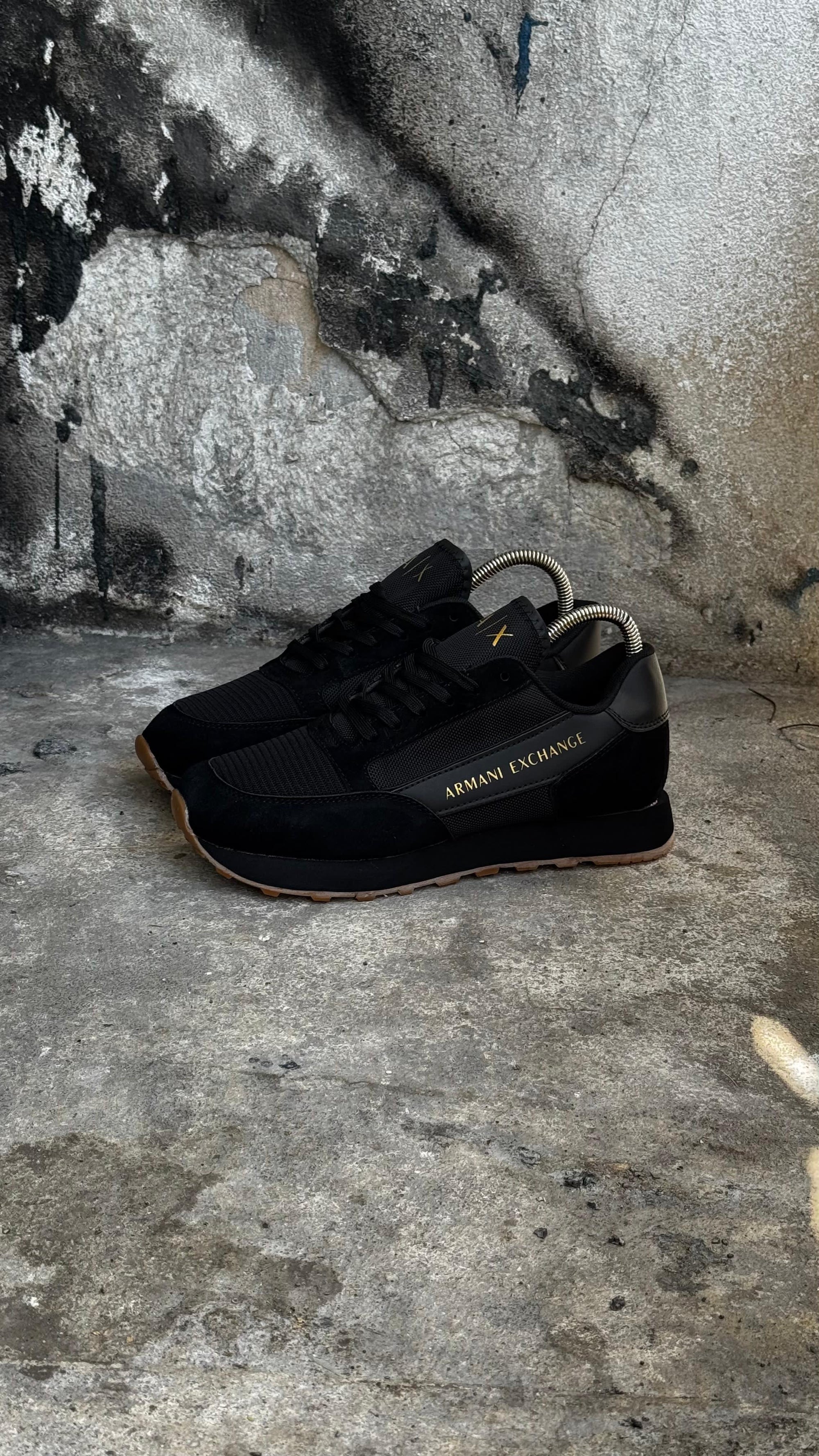 ARMANY LUXURY NEGRO CAFE