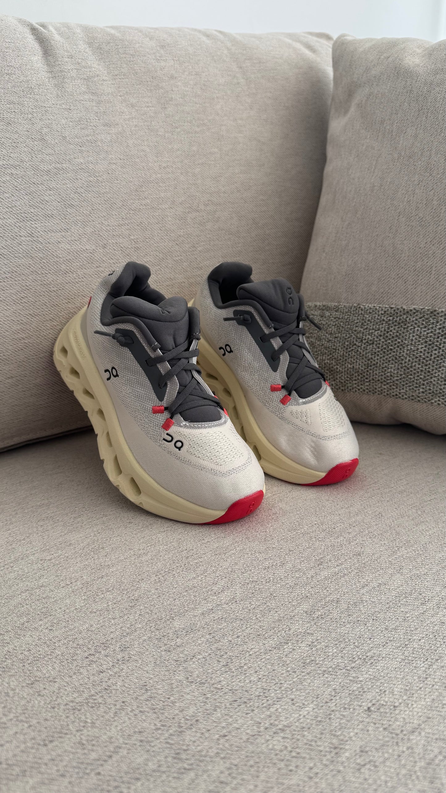 ON CLOUDTEC BEIGE GRIS NIÑOS