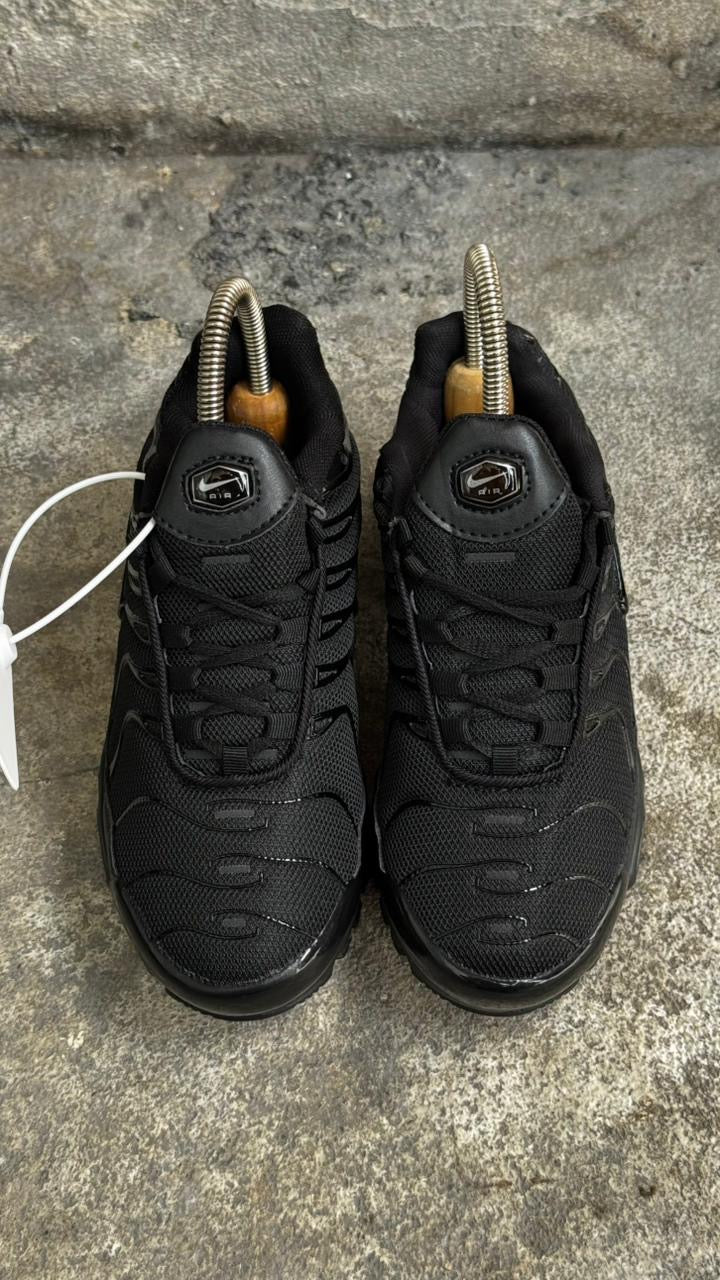 NIKE TN NEGRO