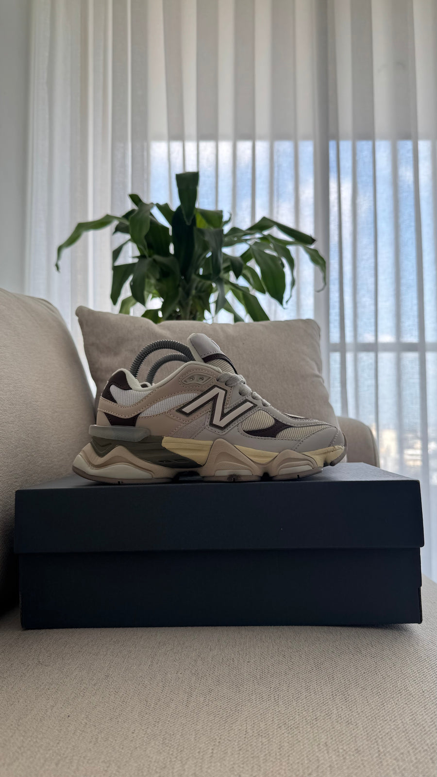 NEW BALANCE 9060 BEIGE CAFE