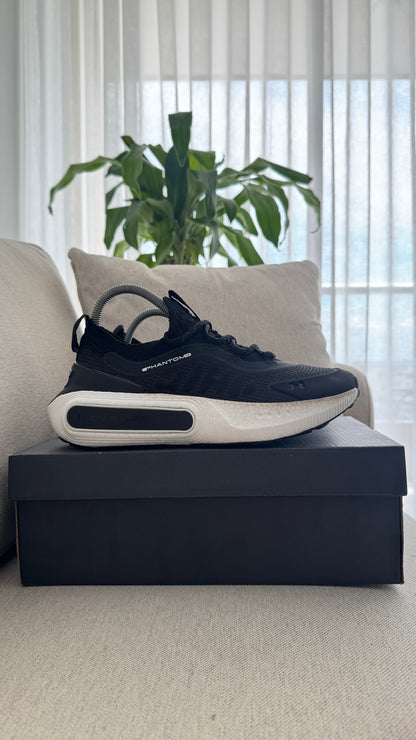 UNDER AMOUR PHANTOM NEGRO BLANCO