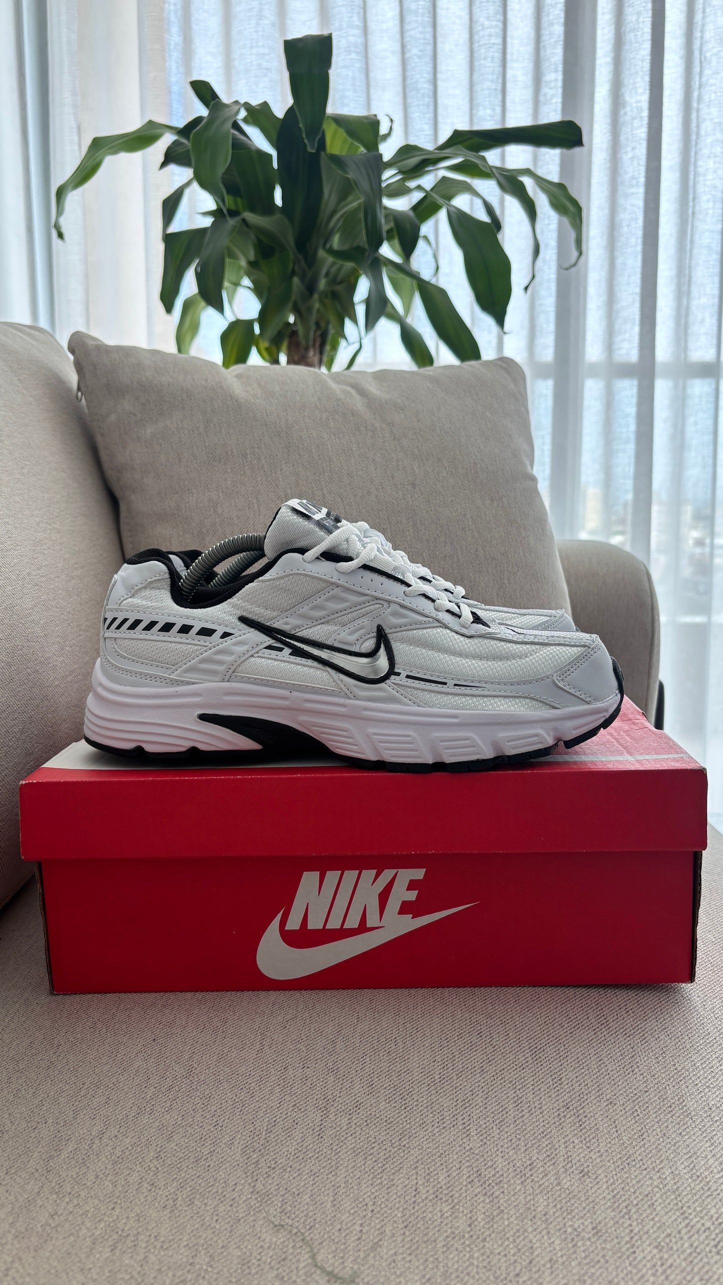 NIKE INITIATOR BLANCO NEGRO