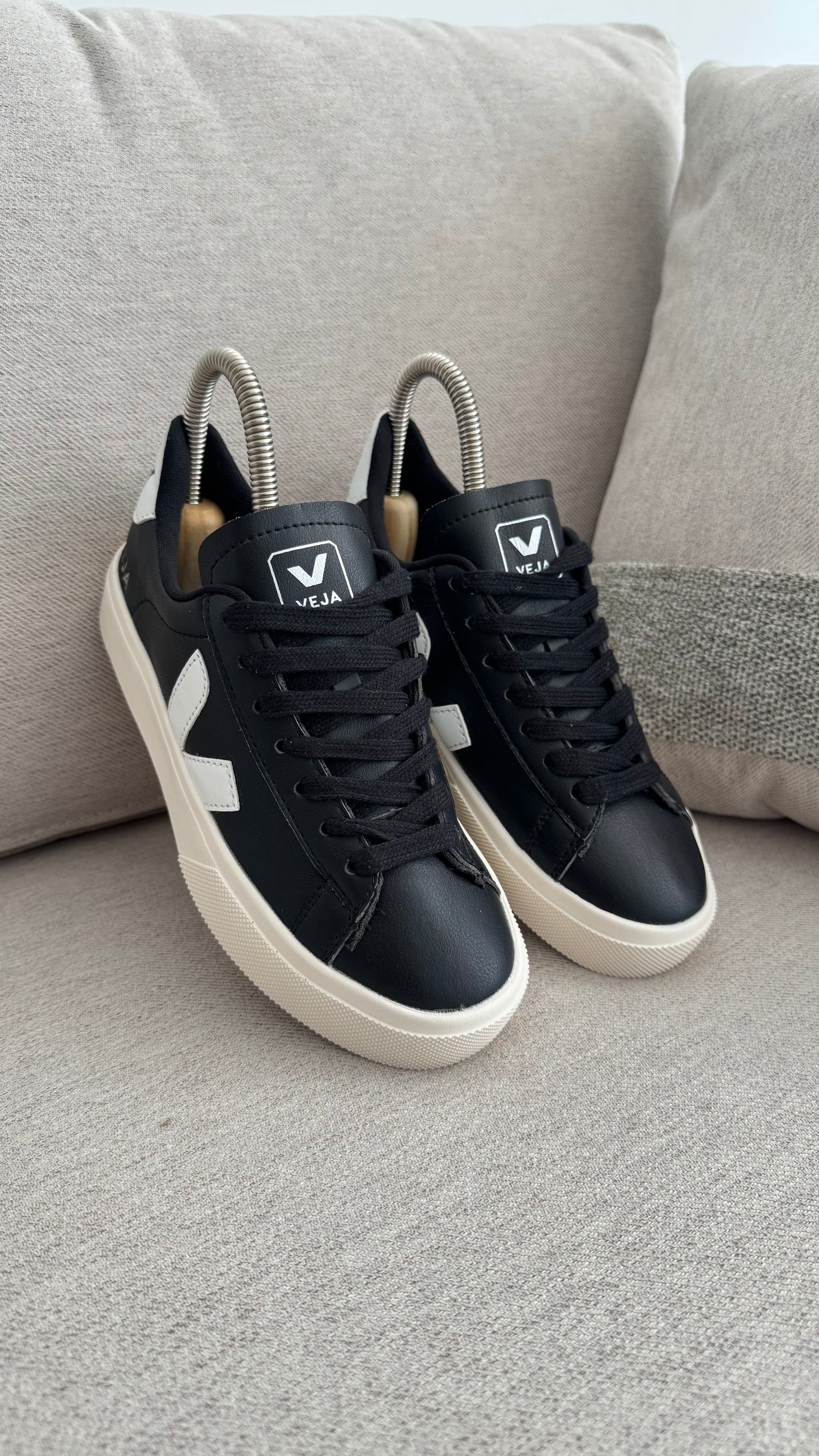 VEJA NEGRO BLANCO