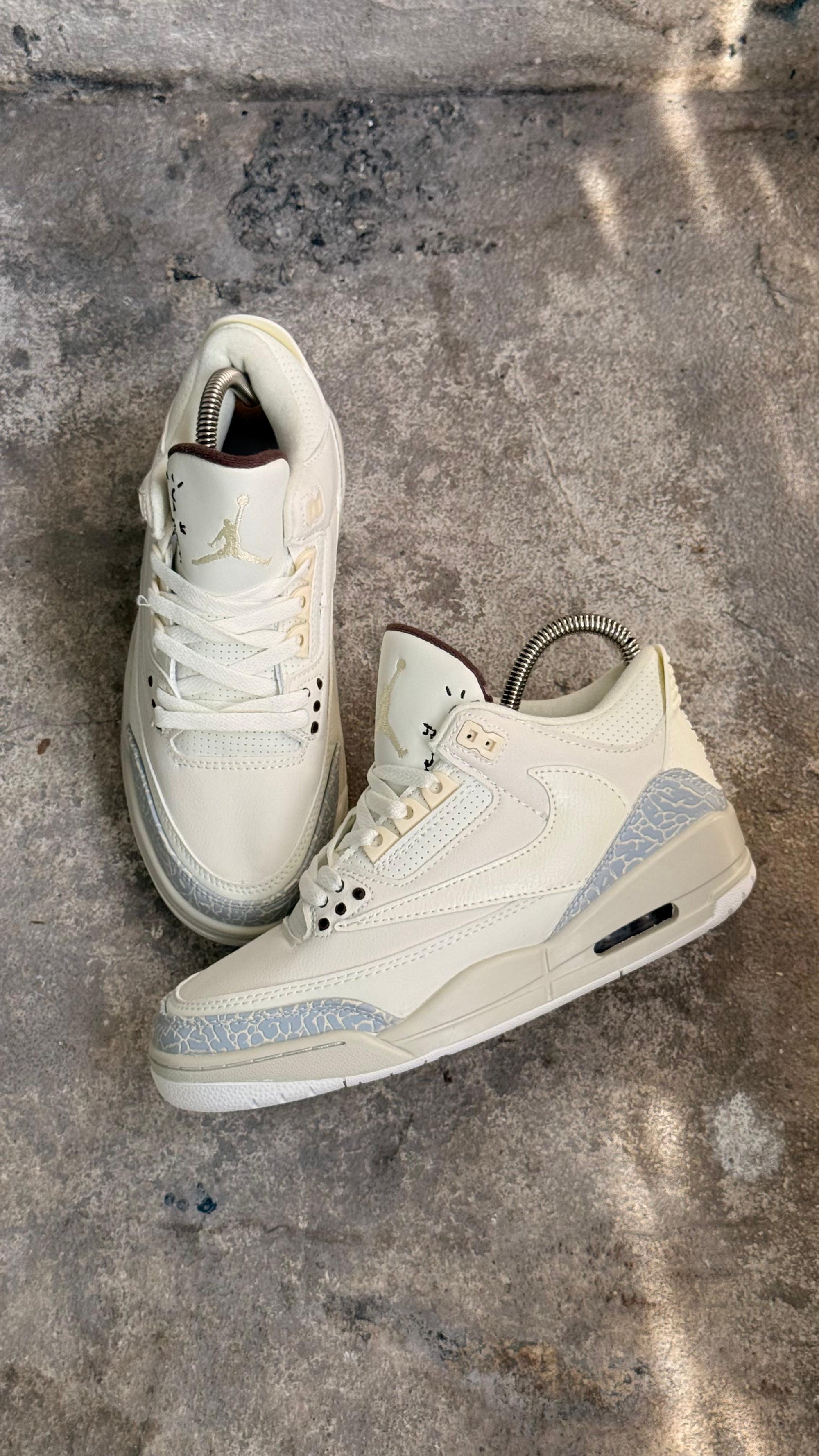 JORDAN RETRO 3 BEIGE