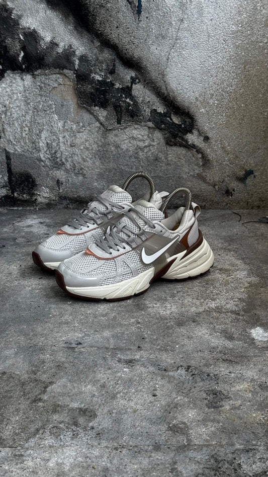 NIKE V2K CAFE CHULO BLANCO