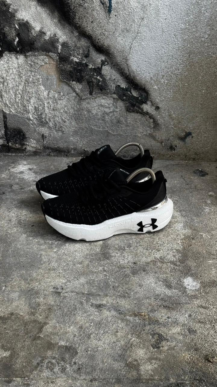 UNDER ARMOUR NEW NEGRO BLANCO