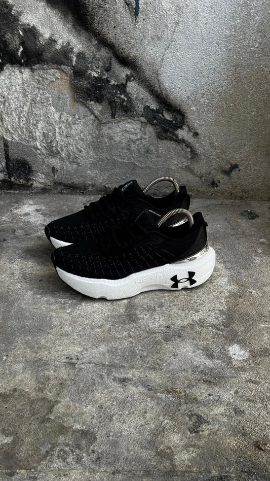 UNDER ARMOUR NEW NEGRO BLANCO