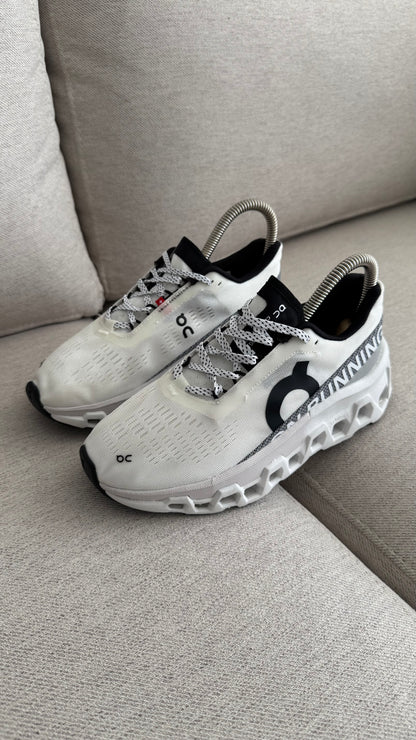 ON RUNNING BLANCO GRIS