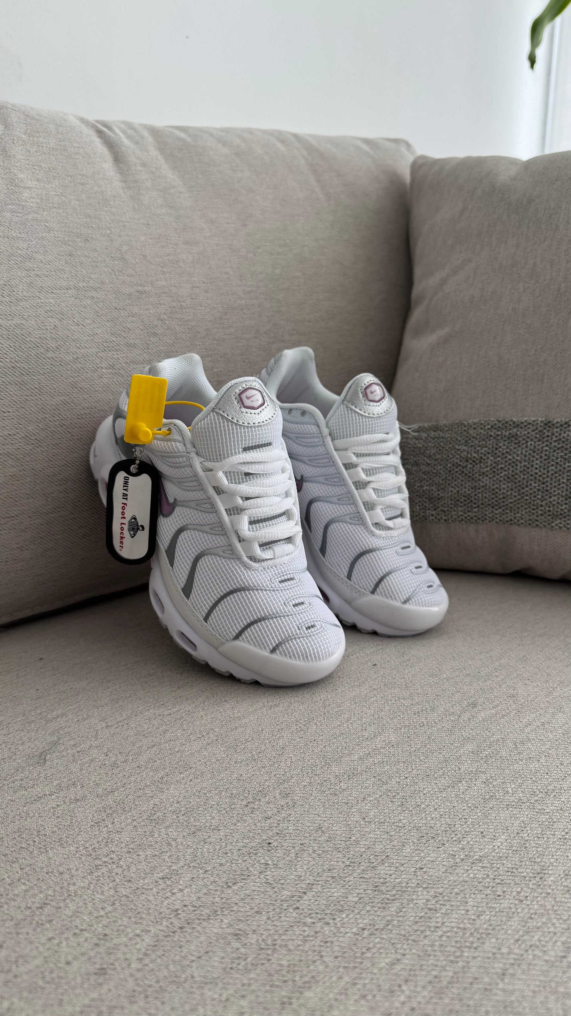 NIKE TN BLANCO ROSA NIÑA