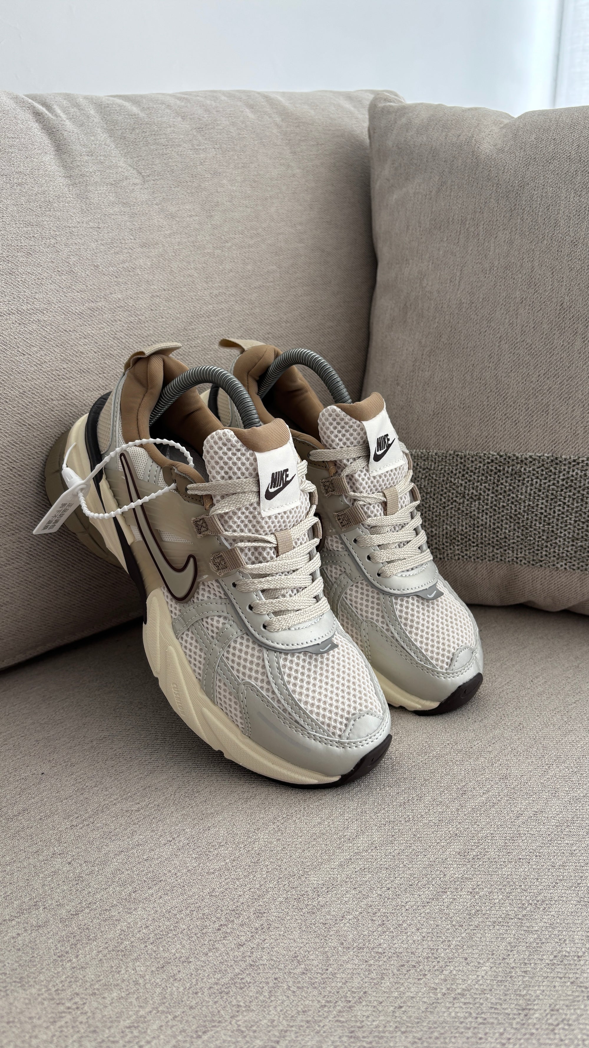 NIKE V2K CAFE