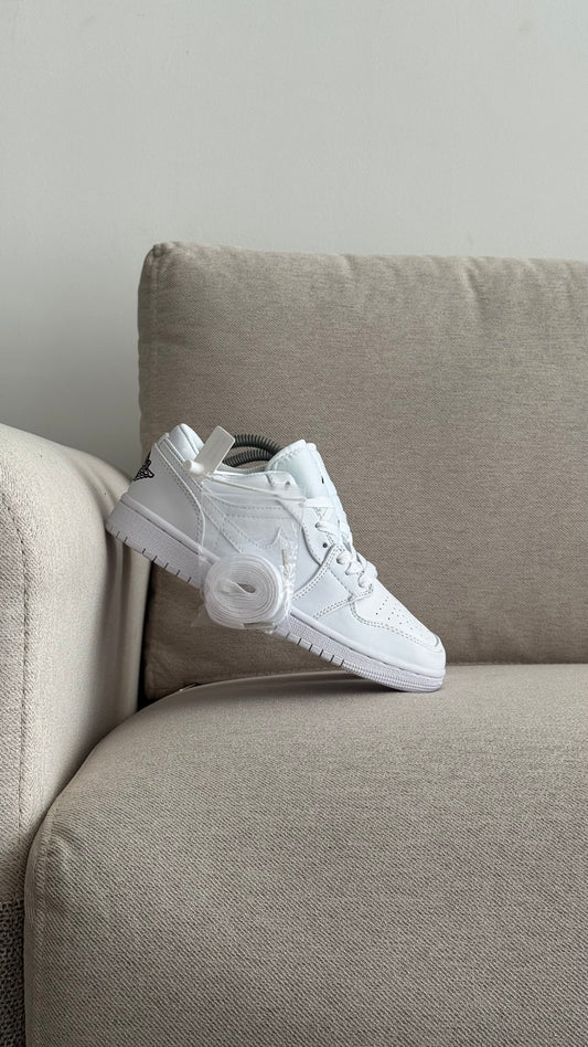 NIKE R1 LOW JORDAN BLANCA