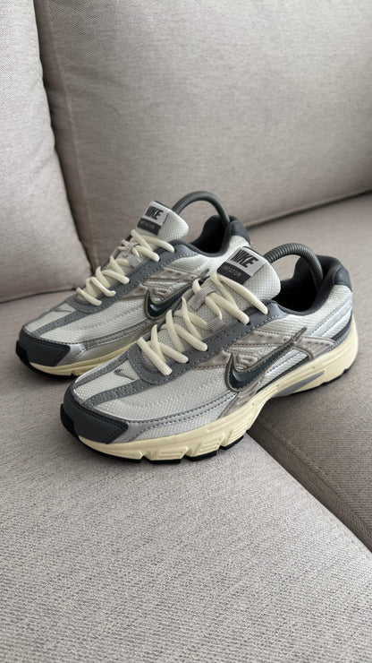 NIKE INITIATOR BLANCO BEIGE AZUL