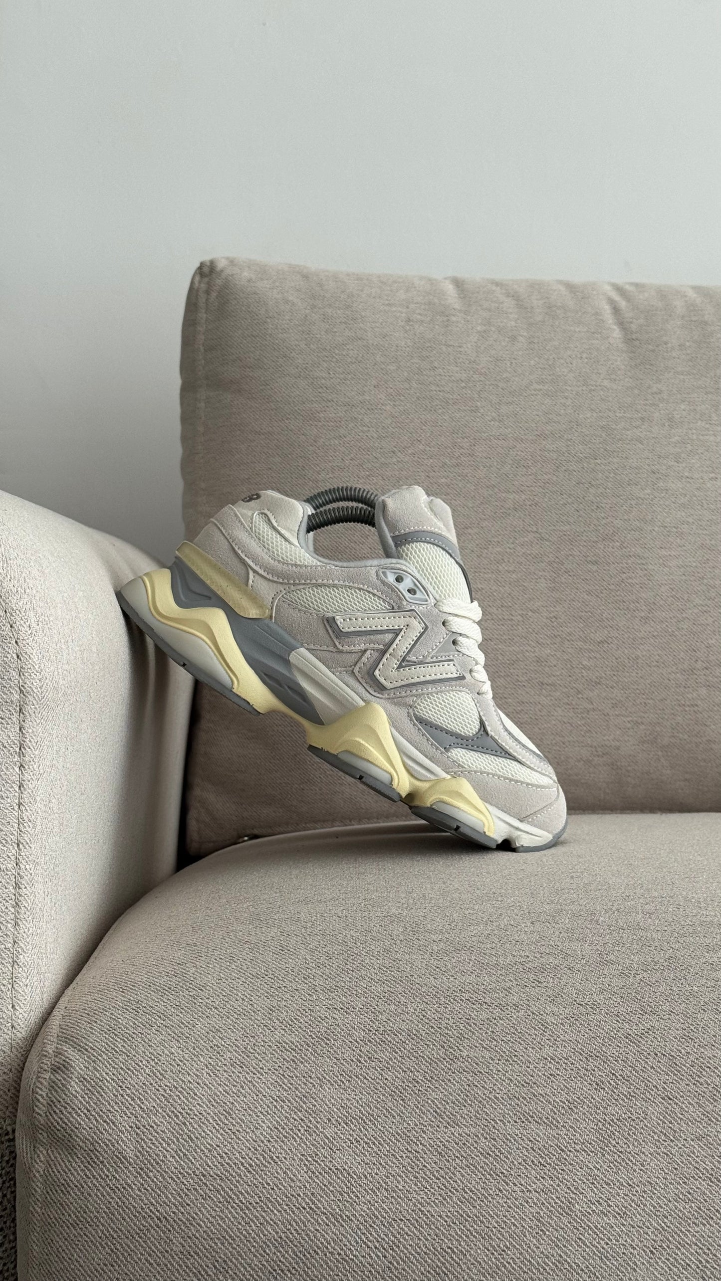 NEW BALANCE 9060 BEIGE