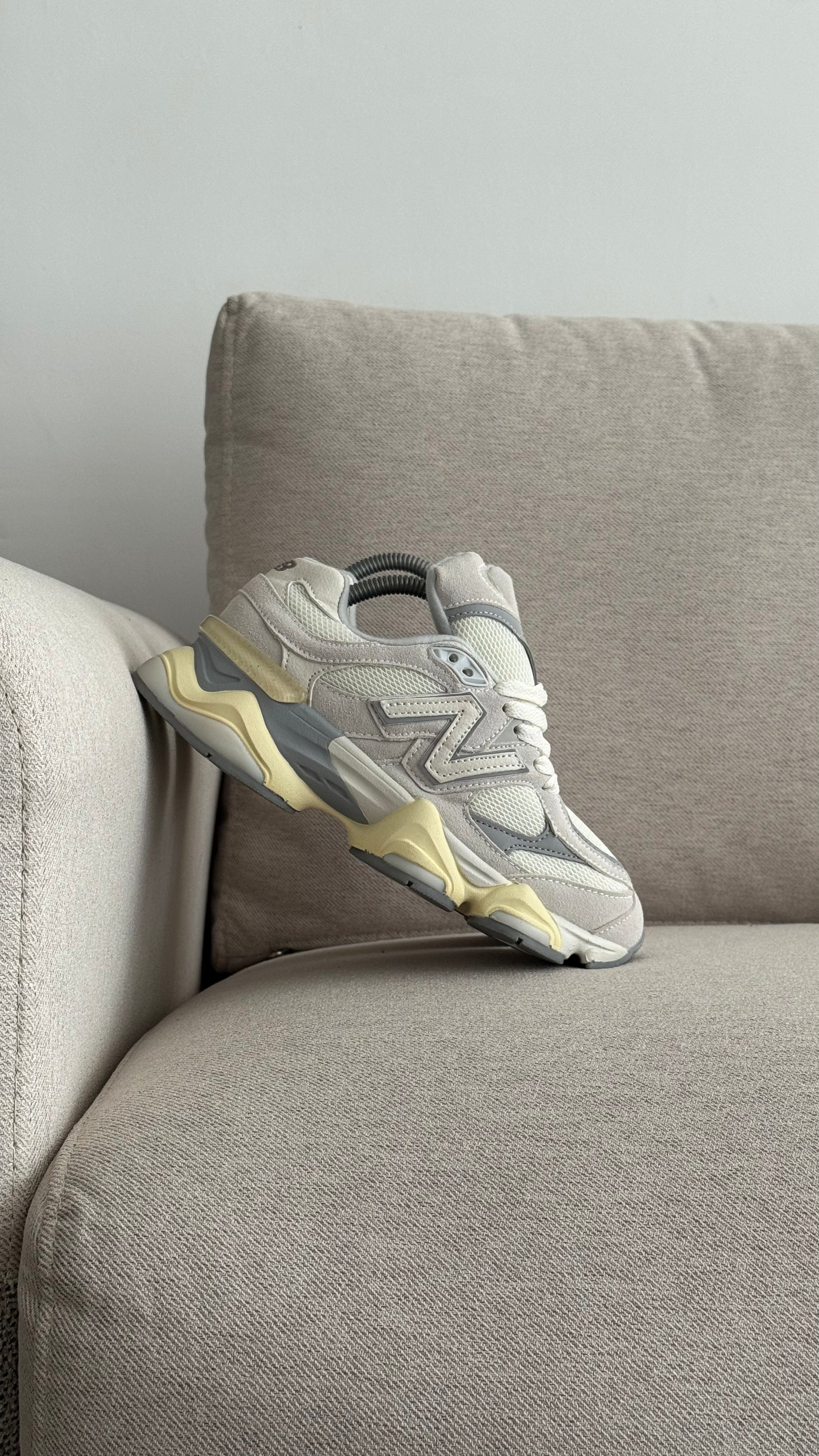 NEW BALANCE 9060 BEIGE