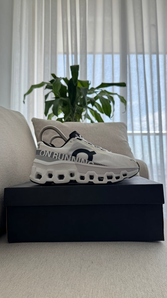 ON RUNNING BLANCO GRIS