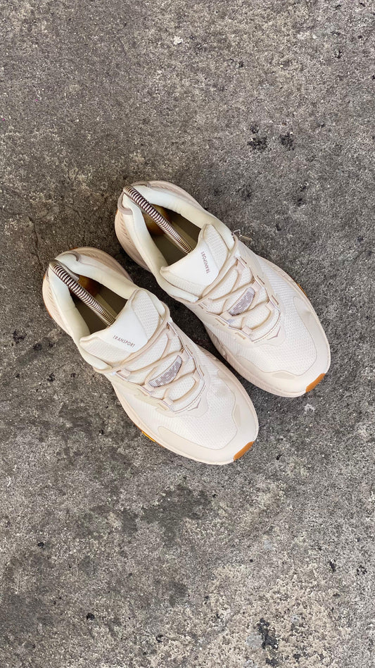 HOKA BEIGE CAFE PREMIUM