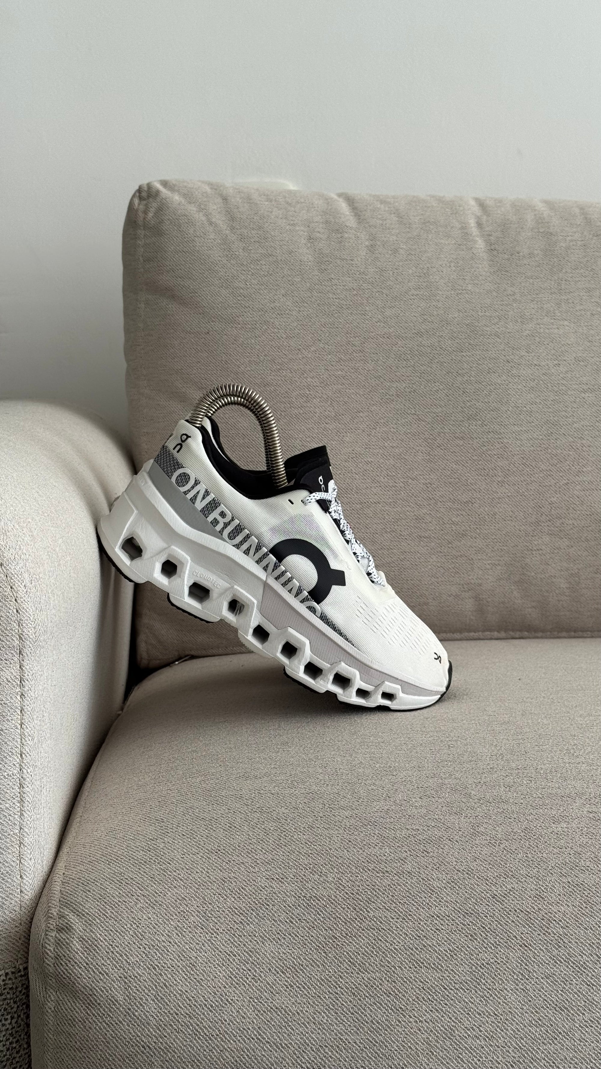 ON RUNNING BLANCO GRIS PROMO